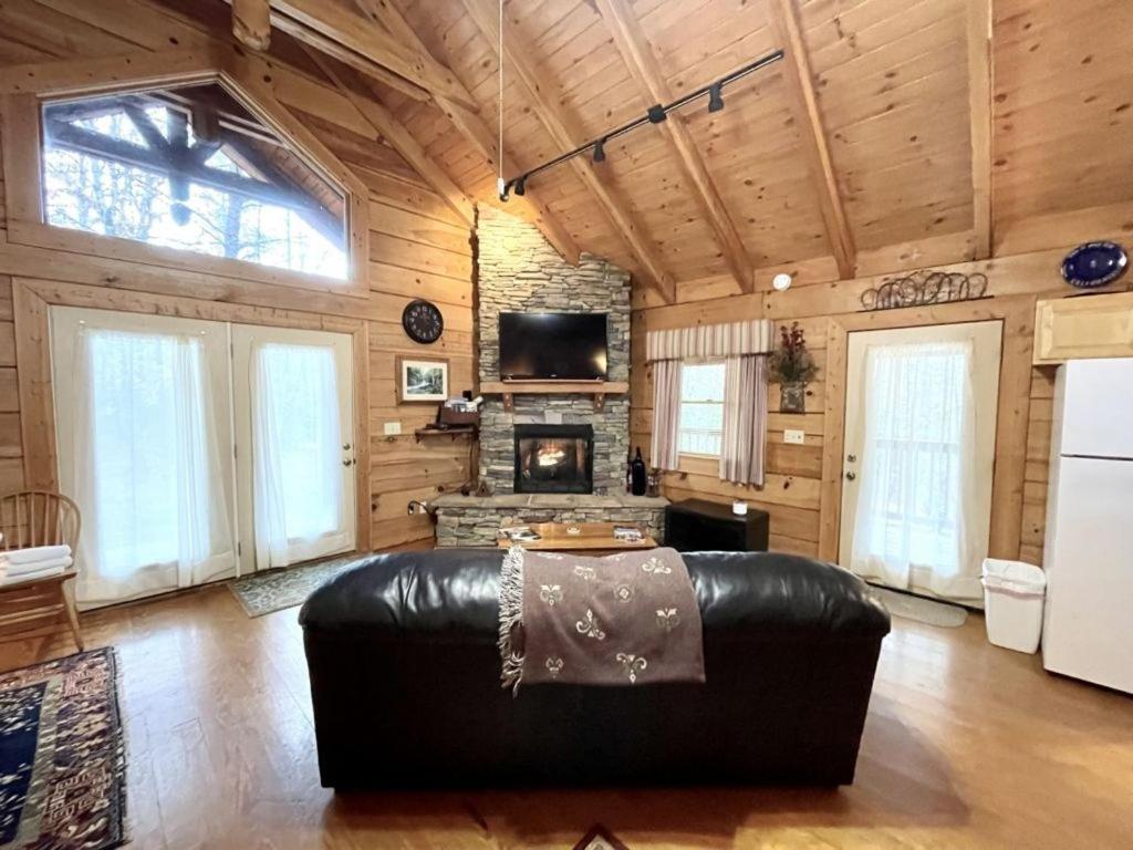 Romantic Laurel Wood Home With Private Hot Tub Tellico Plains Bagian luar foto