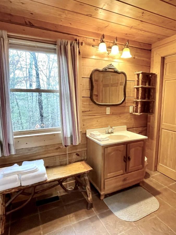 Romantic Laurel Wood Home With Private Hot Tub Tellico Plains Bagian luar foto